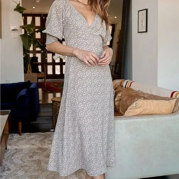 Lulus Times With You Sage Green Floral Print Puff Sleeve Midi Dress Size XS NEW - Picture 15 of 16